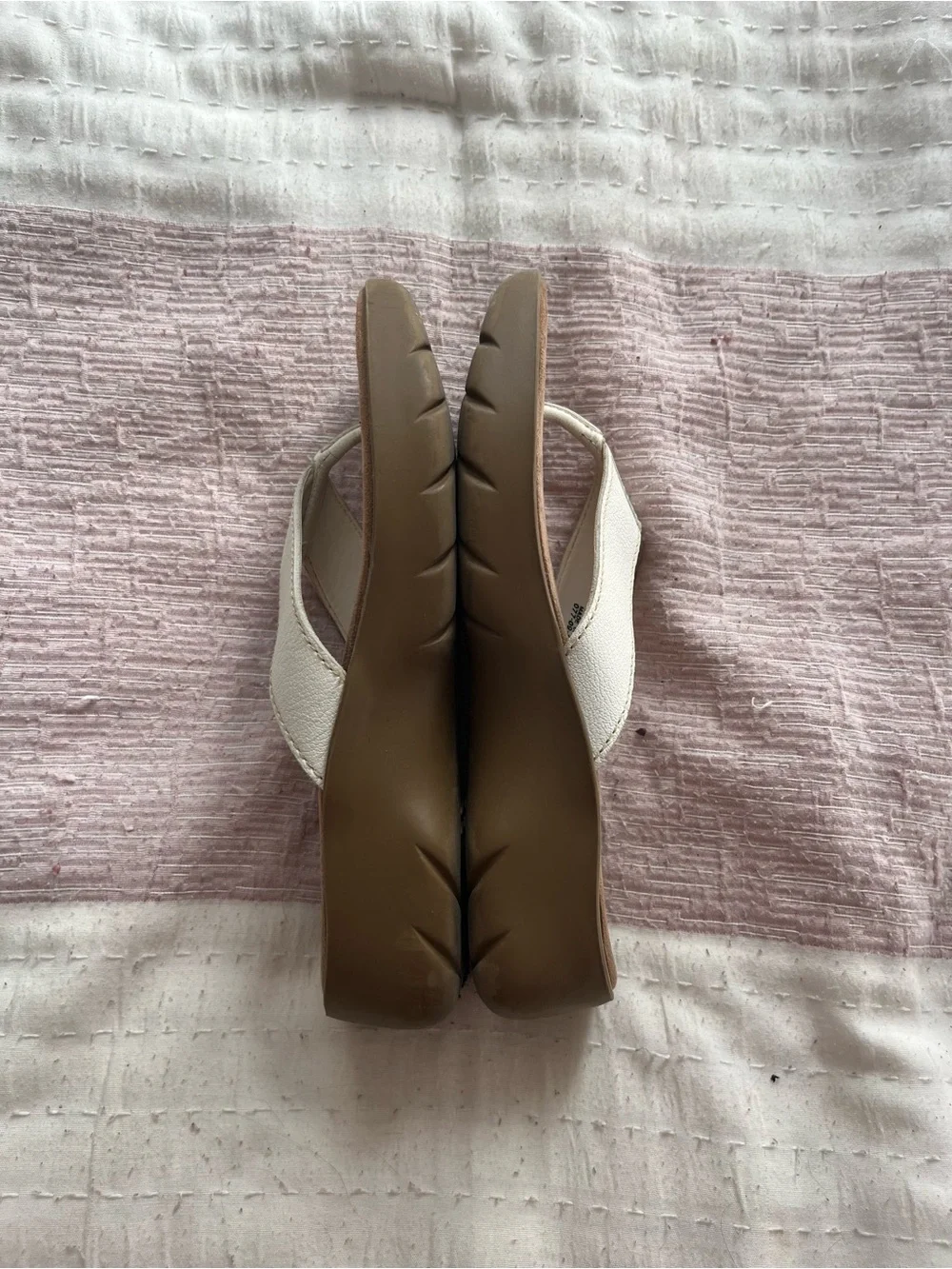 Y2K 2000s style White Thong Platform Sandals Cherokee Size 7.5